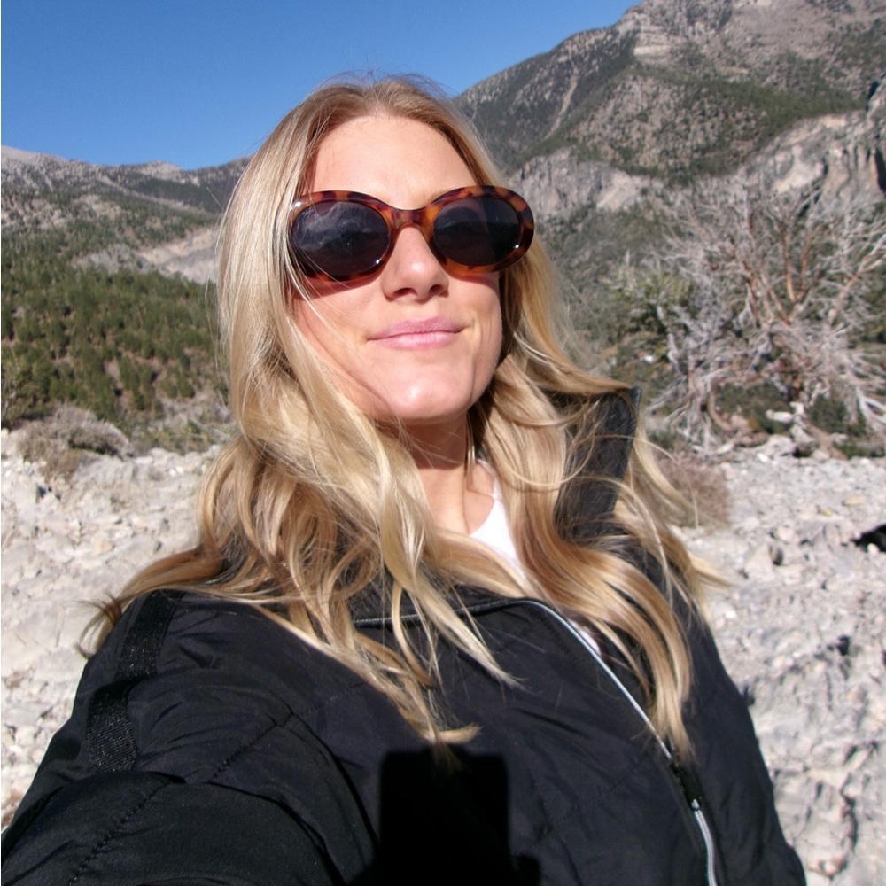 Meet your Posher, Olivia